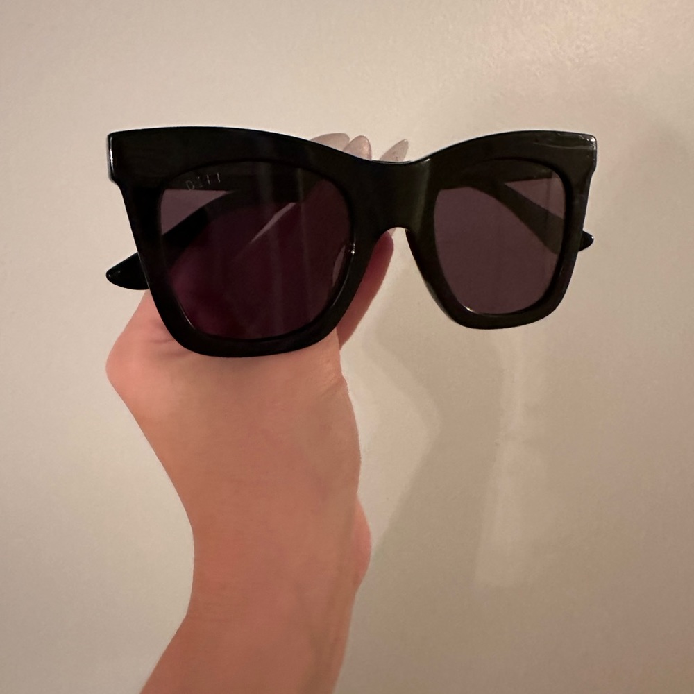 Black Diff Sunglasses - image 2